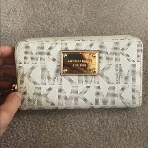 Michael kors wristlet